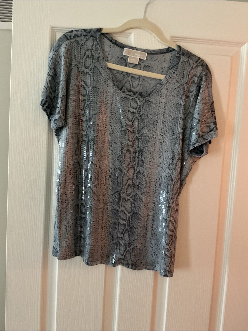 MICHAEL Michael Kors Gray Snake-Print Sequin Short Sleeve Tee